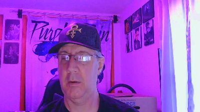 saxman2285 live cam on Cam4