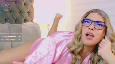 scarlethsweety live cam on Cam4