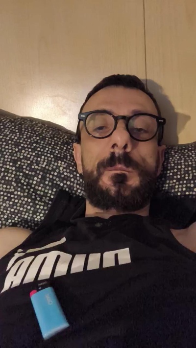 scrocchia84 live cam on Cam4
