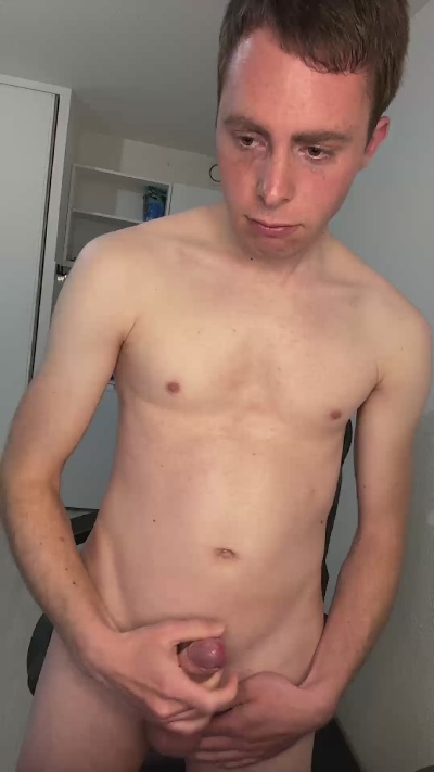 le modèle seb_ncl844 est en webcam porno dans un show sur le site cam4, il possède les tags suivants: 