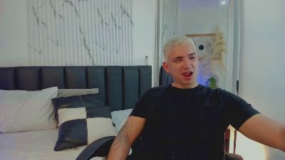 sebas__23 live cam on Cam4