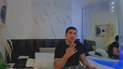sebas__23 live cam on Cam4