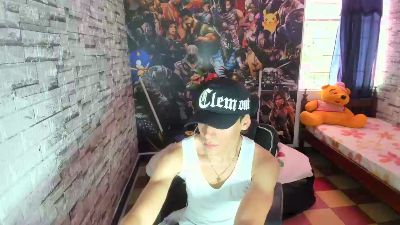 sebas_jusa live cam on Cam4