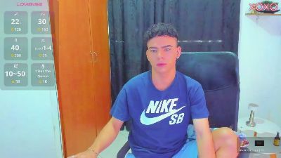 sebass_lovely live cam on Cam4