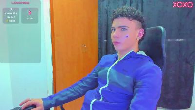 sebass_lovely live cam on Cam4