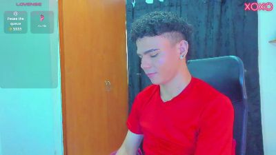 sebass_lovely live cam on Cam4