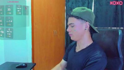 sebass_lovely live cam on Cam4