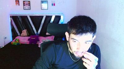 sebasxxl2 live cam on Cam4