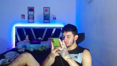 sebasxxl2 live cam on Cam4