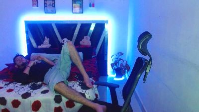 sebasxxl2 live cam on Cam4