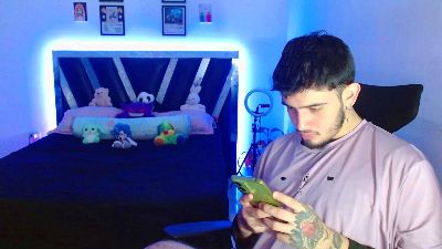 sebasxxl2 live cam on Cam4