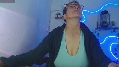 selena_ferreira live cam on Cam4