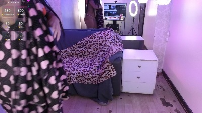 selena_foxy live cam on Cam4