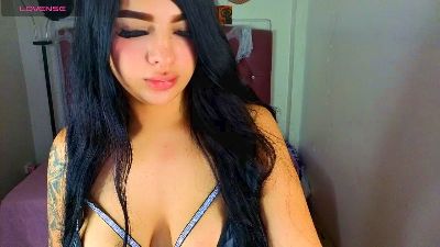 selena_foxy live cam on Cam4