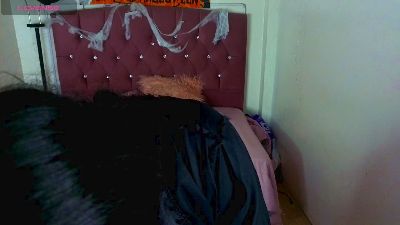 selena_foxy live cam on Cam4