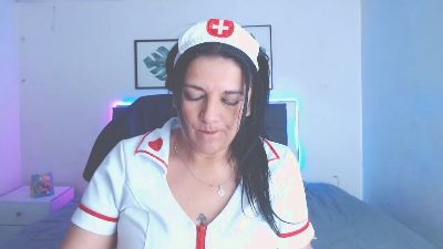 selena_hotmilf live cam on Cam4