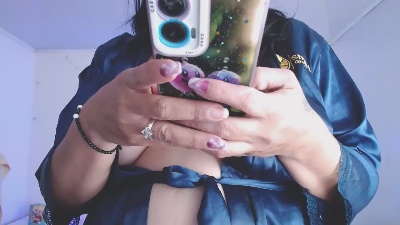 selena_hotmilf live cam on Cam4