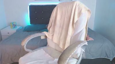 selena_hotmilf live cam on Cam4