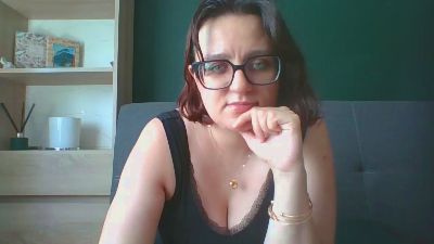 sensualParis live cam on Cam4