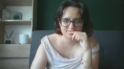 sensualParis live cam on Cam4