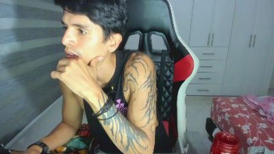 sergio975 live cam on Cam4