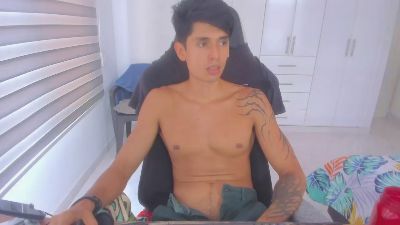 sergio975 live cam on Cam4