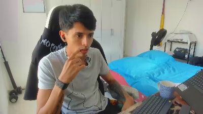 sergio975 live cam on Cam4