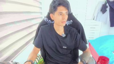 sergio975 live cam on Cam4