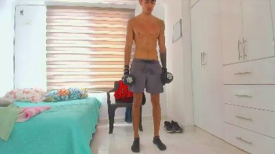sergio975 live cam on Cam4