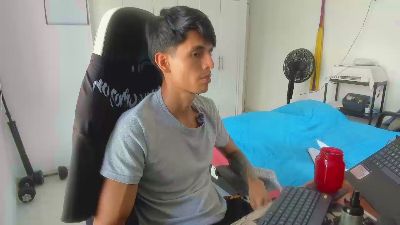 sergio975 live cam on Cam4