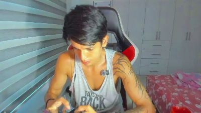 sergio975 live cam on Cam4
