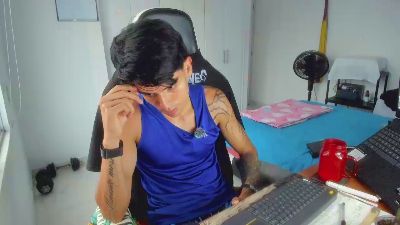 sergio975 live cam on Cam4