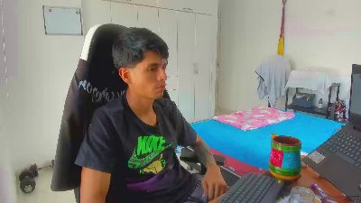 sergio975 live cam on Cam4