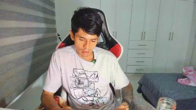 sergio975 live cam on Cam4
