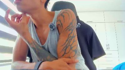 sergio975 live cam on Cam4