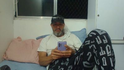 serioydiscreto live cam on Cam4