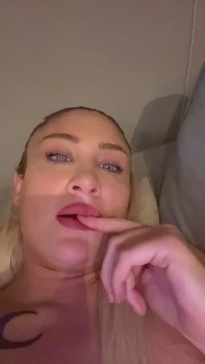 sex_kitten8 live cam on Cam4