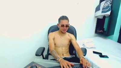 sexy__boy__777 live cam on Cam4