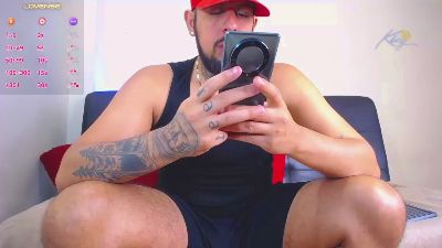 sexy_big_man live cam on Cam4