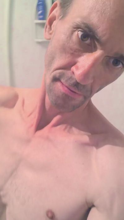 sexybi24 live cam on Cam4