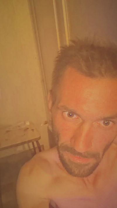 sexybi24 live cam on Cam4