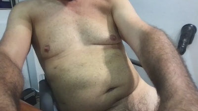 sexybigbear1 live cam on Cam4