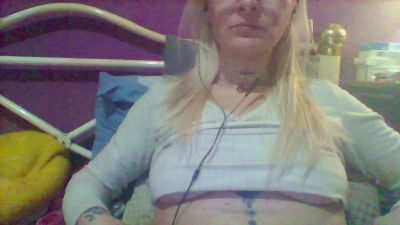 sexyblondefun4 live cam on Cam4