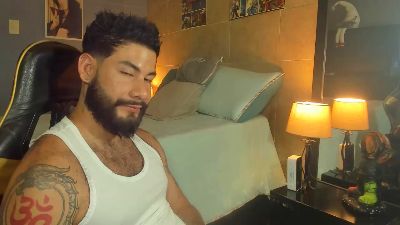 sexycutehairy live cam on Cam4