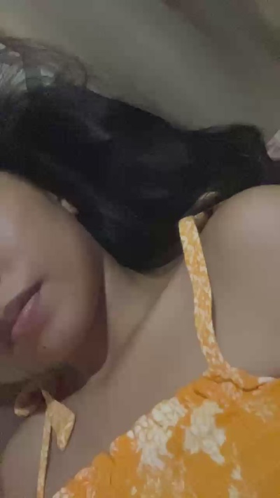 Watch  sexydoll32 live on Cam4