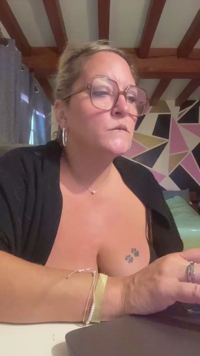 sexyglam live cam on Cam4