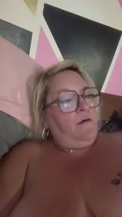 sexyglam live cam on Cam4