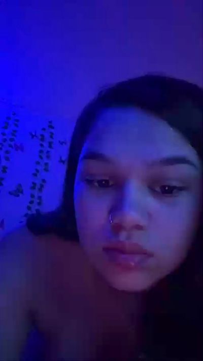sexylittleslutt webcam