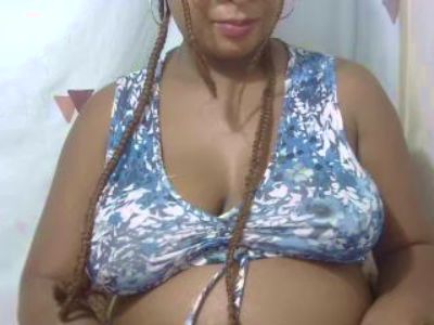 sexylove2 live cam on Cam4