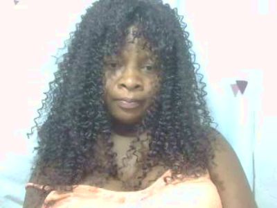 sexylove2 live cam on Cam4